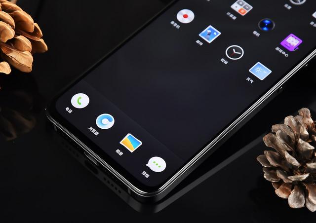 设计新颖、性能出众，坚果 Pro3这款手机为何还是不受欢迎？