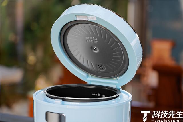 定位“轻生活”状态的年轻人：TOKIT智能电饭煲开箱