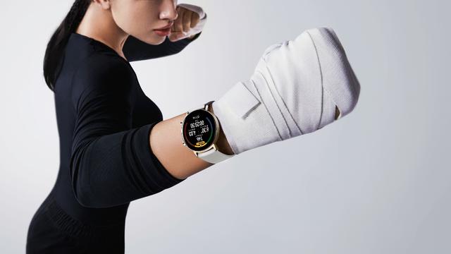 春夏时尚穿搭必备单品，华为Watch GT2新色来袭