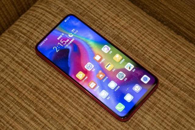 荣耀Magic3曝光：麒麟995+120Hz，网友：彻底干翻华为！