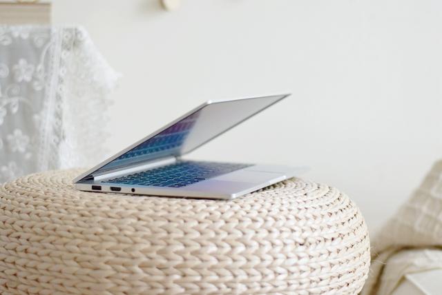 体积小巧，专为办公设计，小米推出首款全面屏笔记本！