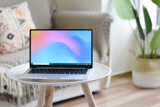 体积小巧，专为办公设计，小米推出首款全面屏笔记本！