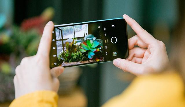 1599能买啥手机？网友：六大理由被OPPO A52圈粉