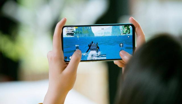 1599能买啥手机？网友：六大理由被OPPO A52圈粉