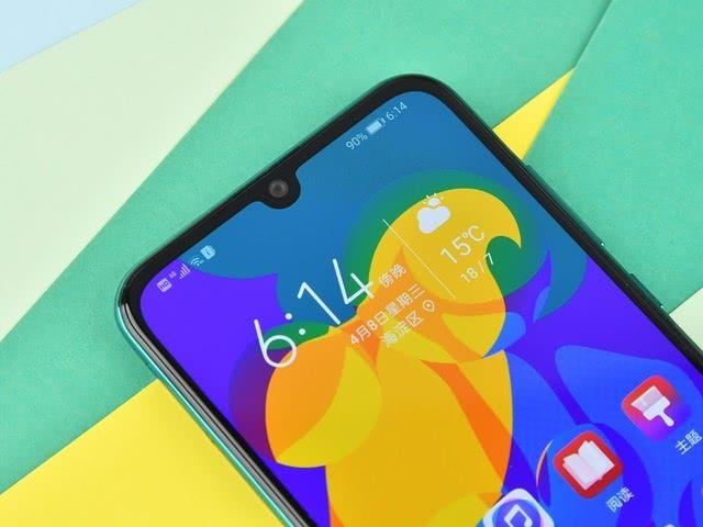 2020年还有4G新机?麒麟810+屏幕指纹,体验后才发现真的香!