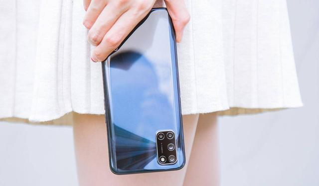 高颜值、长续航一个不少！1599元的A52简直不敢相信