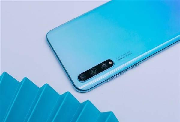 五一买手机，不用挑花眼！这三款千元机高配低价很良心