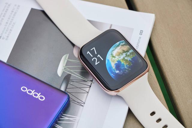OPPO Watch：告别“直男”审美，这屏幕弯的好看