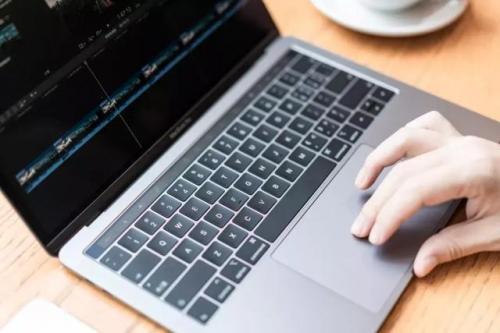 二选一！戴尔XPS 13 9300和苹果MacBook Pro13 怎么选？