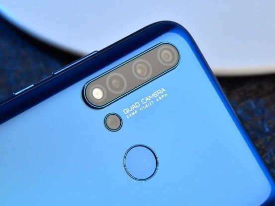 不值得入手的华为手机，麒麟710卖到1799元，买了必吃暗亏！