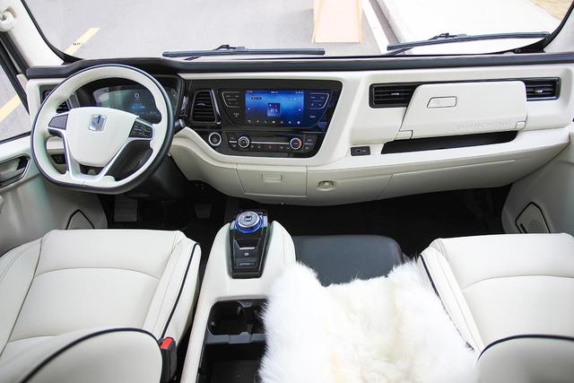 73.8万起售，续航780公里，空间大配置高，法美瑞新能源房车发布