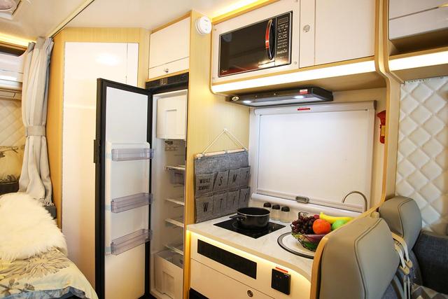 73.8万起售，续航780公里，空间大配置高，法美瑞新能源房车发布