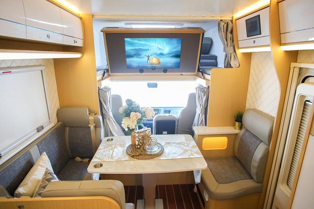 73.8万起售，续航780公里，空间大配置高，法美瑞新能源房车发布