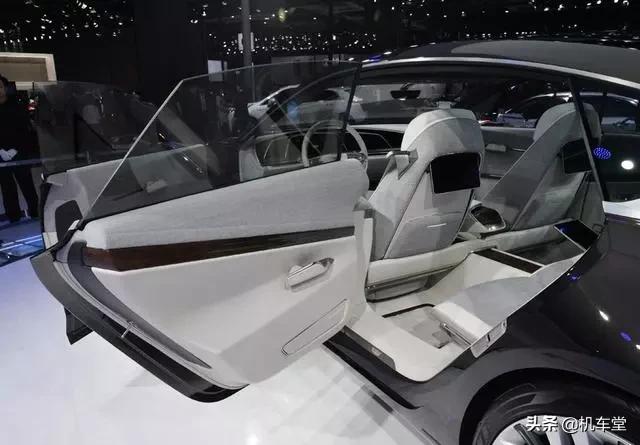 凯迪拉克新款“黑武士”：配无框门+4.2T+10AT，颜值赶超宝马7系