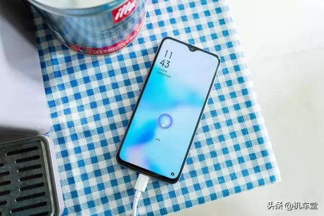 最值得入手的四款千元机：新年回家送父母，用个两年没问题