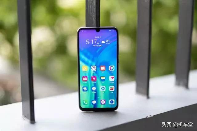 最值得入手的四款千元机：新年回家送父母，用个两年没问题