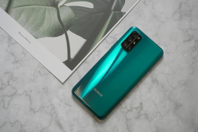 雷军称手机利润不超5%，为何K30却能降价200元？网友回答很精辟