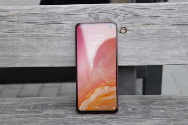 荣耀30S敢拿OV做对比，为何没有提到小米？赵明：太low不想被捆绑