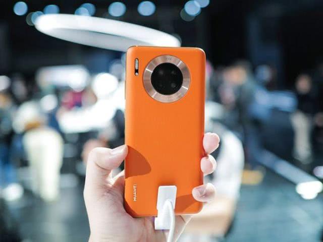 华为加速清仓，麒麟990+40W+无线充电，5G旗舰跌至4499元！