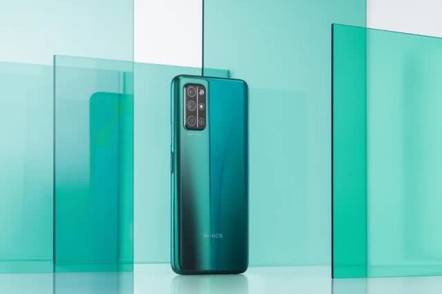 雷军要头疼了？麒麟820+40W快充：2399元，荣耀30S性价比太高