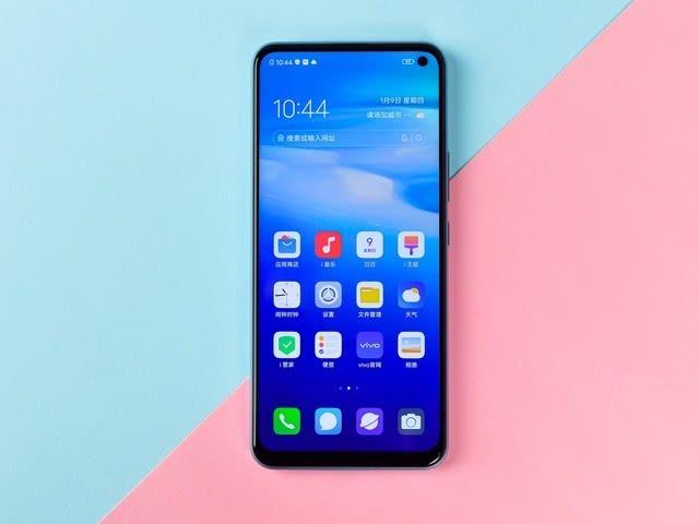 两千元能买啥手机？骁龙765G+44W+大电池，5G入门新标杆！