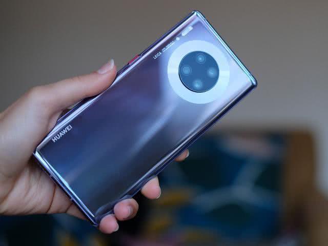 华为终于撑不住了！5G旗舰直降千元，比P40更值得入手？