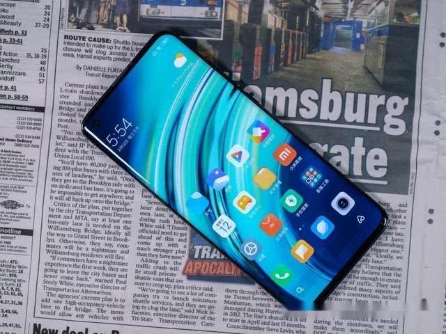 小米顶级旗舰，骁龙865+一亿像素+无线充电，比华为P40更值得！