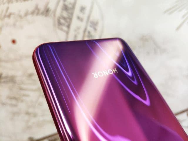 最香百元机诞生？麒麟八核+3200万，如今跌至959元