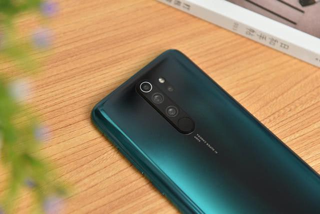 小米再放大招，6400万四摄+长续航+高颜值，真香千元机开始清仓！