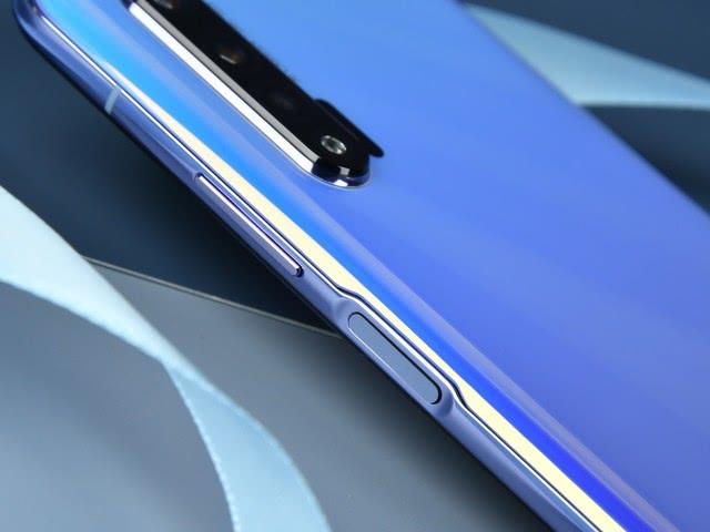 降价最狠的麒麟990旗舰?40W快充+徕卡四摄,如今跌至2300元