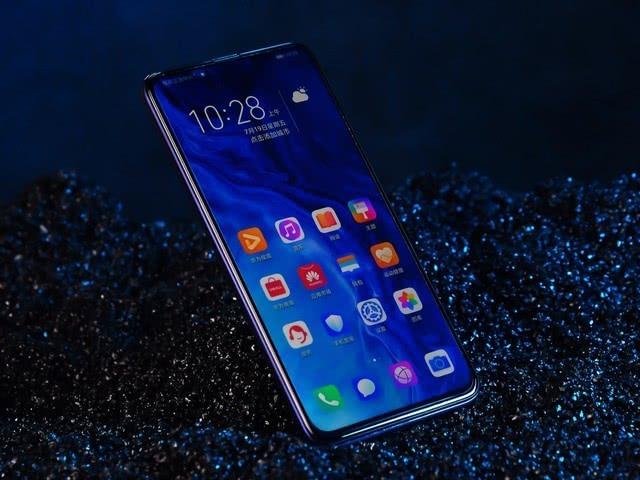 目前最值得入手的3款千元机，颜值高性能强，价格均在1000元左右