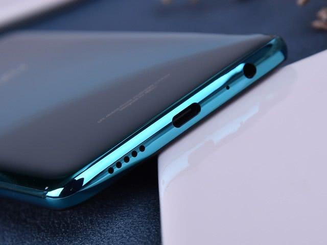 2000元买什么手机好？这3款绝对不会错，855Plus开始清仓！