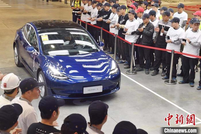 首批国产特斯拉正式交付 曹磊 摄 首批国产特斯拉正式交付 曹磊 摄