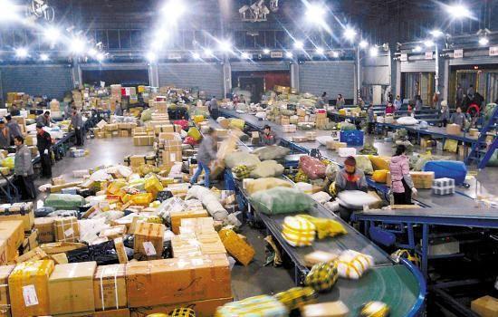 2大快递巨头倒下，一个贱卖运输车，另一个欠工人工资7000多万！