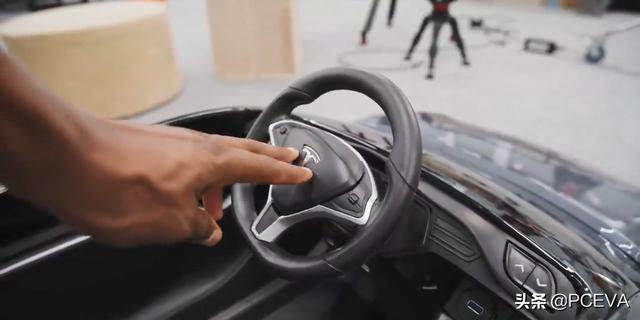 一台可以开上路的电脑："mini Tesla"定制PC上线，14000美元起