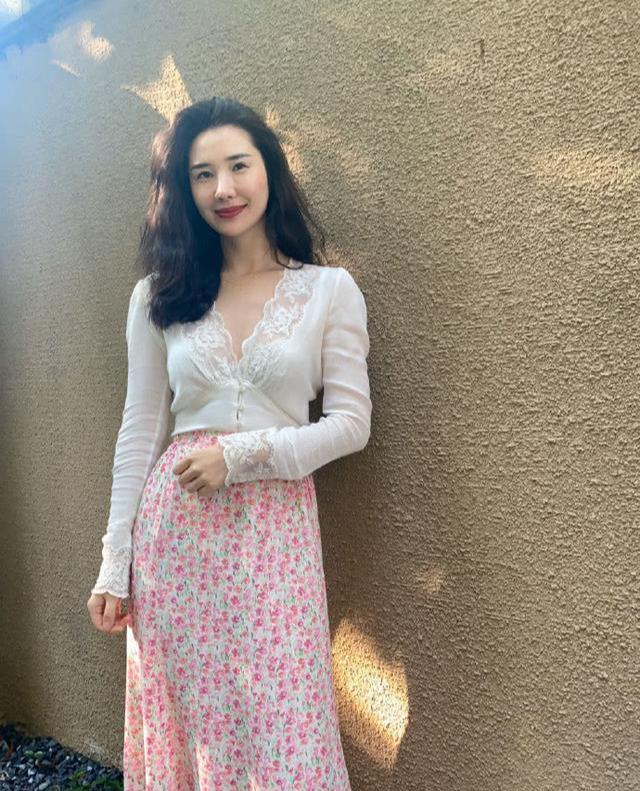 她是阿里正房太子妃，20岁嫁入豪门后，活成55岁当当网李国庆