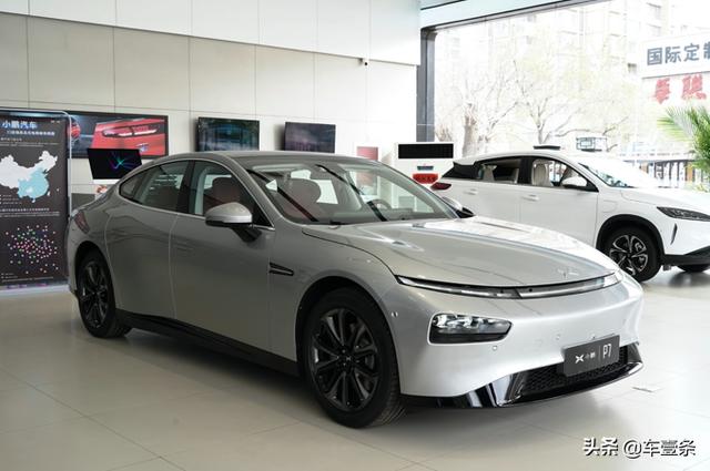 小鹏P7定价“迷踪拳”背后：为应对补贴新政临时调整配置丨调查