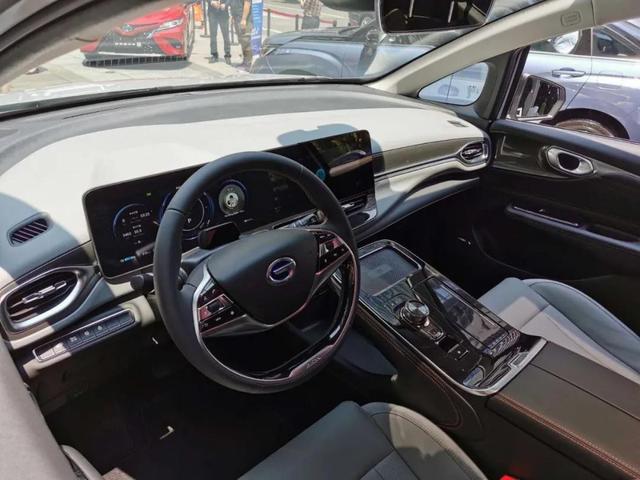 比亚迪/特斯拉/小鹏大乱斗，续航超700公里就能当老大了吗？