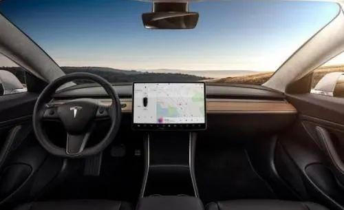 特斯拉降到30万内、卡罗拉出“长轴版”、新宝骏轿车内饰