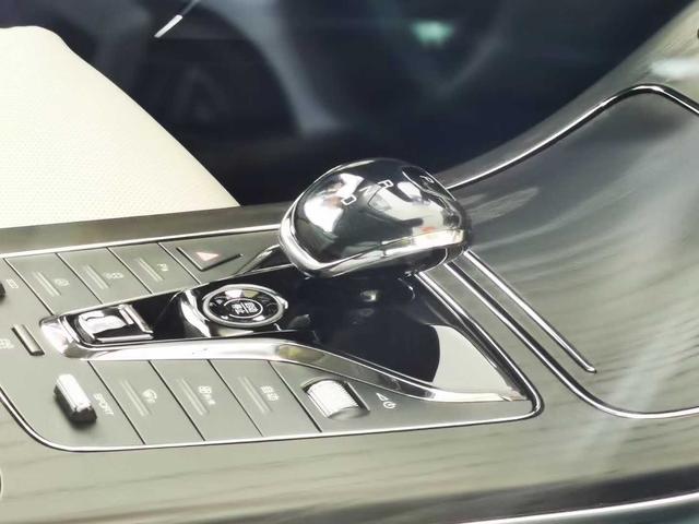 比亚迪汉到店实拍，霸气侧漏 特斯拉MODEL3真的慌了？