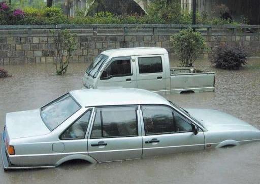 浙江偶遇暴雨，却安排这出戏，扯下新能源汽车的“神秘面纱”