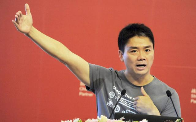 何炅“跳槽”到了京东？担任首席体验官，开启“向往的5G生活”