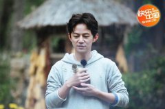 何炅“跳槽”到了京东？担任首席体验官，开启“向往的5G生活”