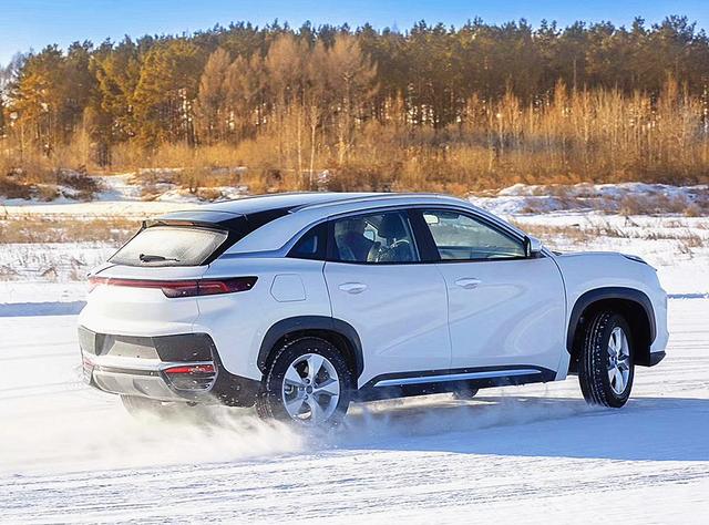 奇瑞做到了！造出国产“保时捷”，鸡翅档把+人脸识别，续航600km