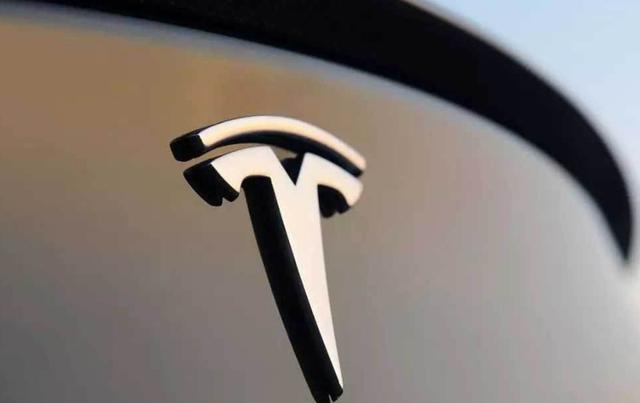 蝉联9个月销冠，和特斯拉并驾齐驱，成为最成功的2加新能源车企