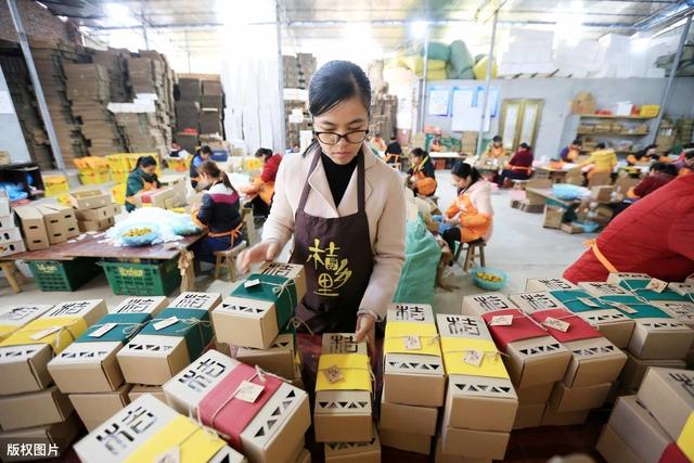 8块的进货价，卖100块给别人翻了20倍，这个电商玩法值得了解