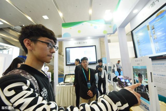 8块的进货价，卖100块给别人翻了20倍，这个电商玩法值得了解