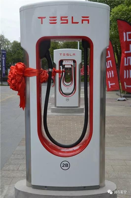 全国狂建22万个充电桩，堪比两桶油的加油枪