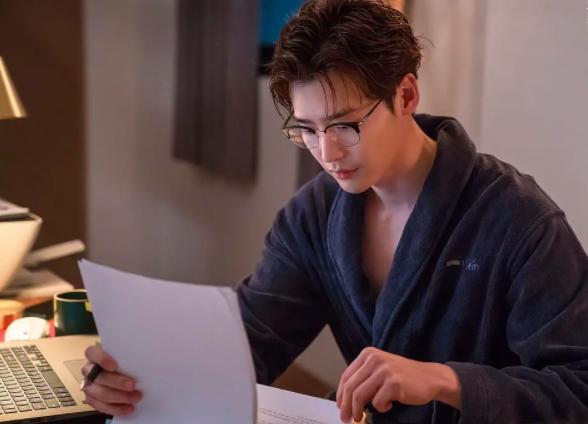 阅文作者“新”合同：压死骆驼的最后一根稻草？