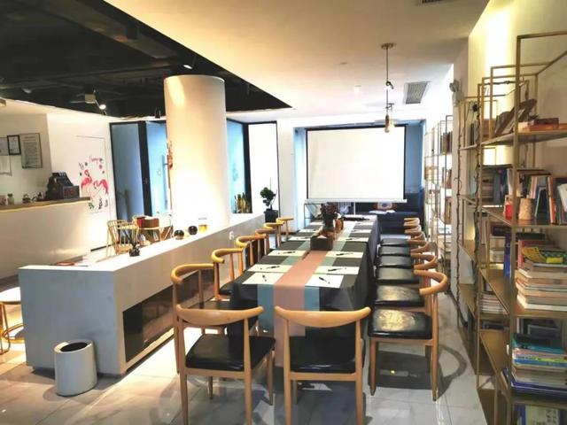 那些从阿里辞职去开民宿的人，后来都怎么样了？